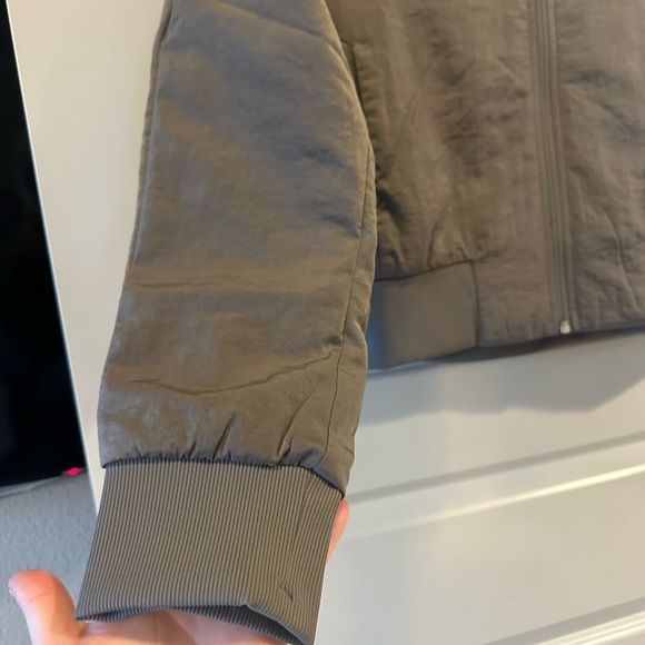 Lululemon Non Stop Reversible Bomber Jacket in Rover - Picture 8 of 10